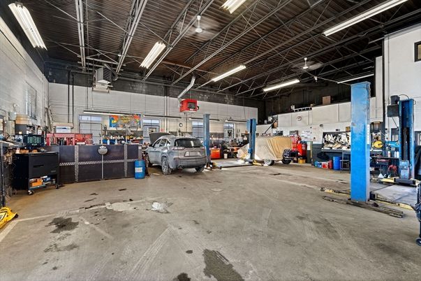 Garage, Interior