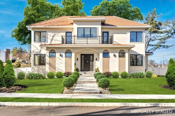 Exterior, Facade, Mediterranean