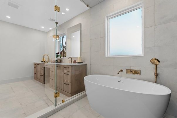 Bathroom, Dual Sink Vanities, Free Standing Baths, Glass Shower, Interior, Pendant Lights, Recessed Lighting