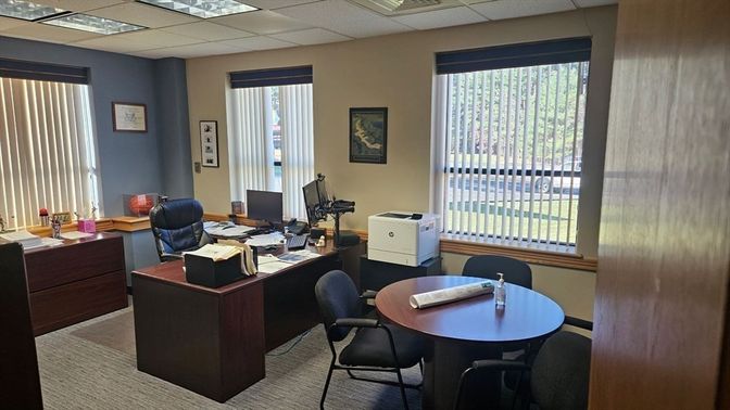 Home Office, Interior