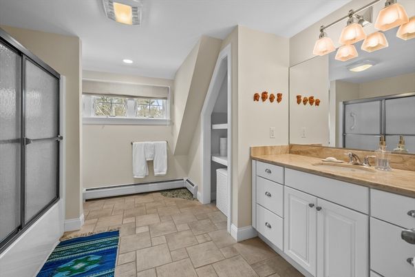 Bathroom, Interior, Recessed Lighting