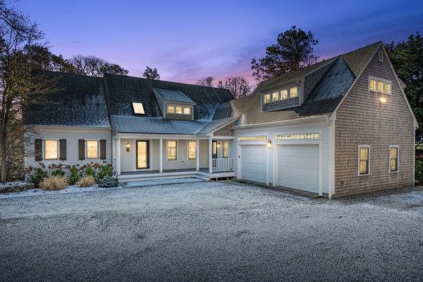 Attached, Exterior, Facade, Farmhouse