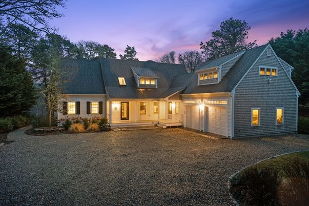 Attached, Exterior, Facade, Cape Cod