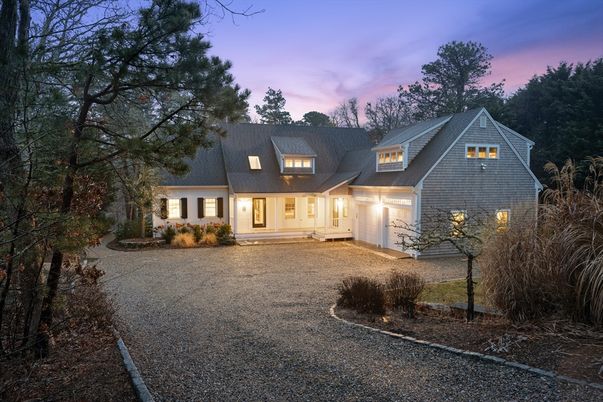 Attached, Exterior, Facade, Farmhouse