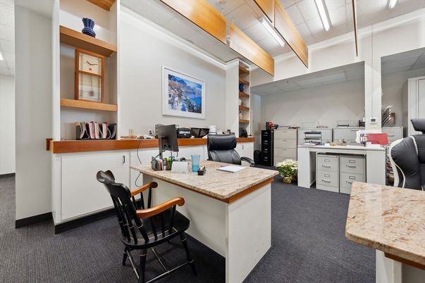 Home Office, Interior