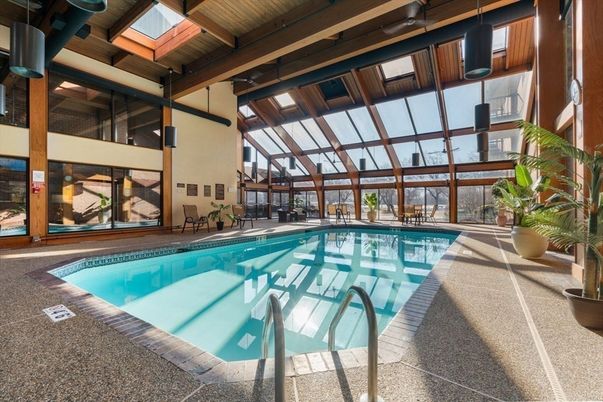 Interior, Pool, Sun Room