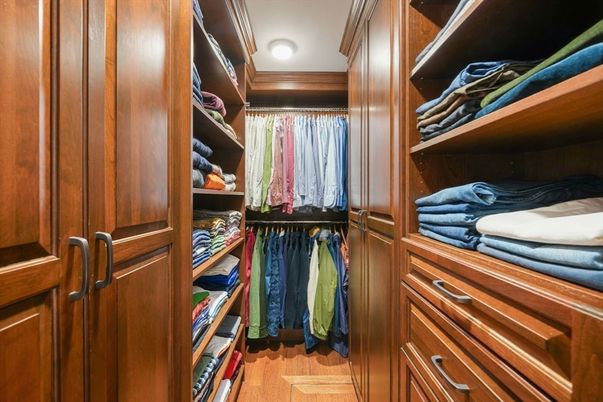 Interior, Walk-in Closets, Wood Texture Flooring