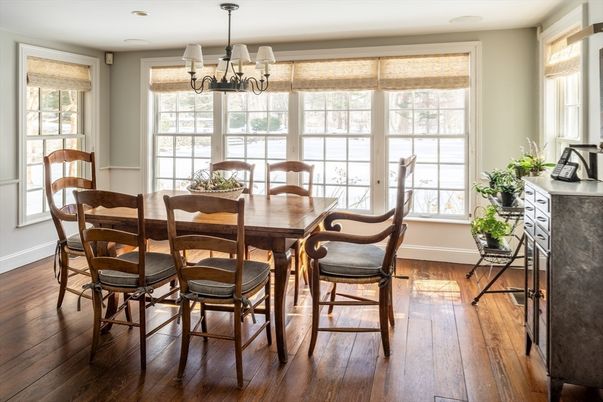 Chandelier, Dining room, Interior, Wood Texture Flooring