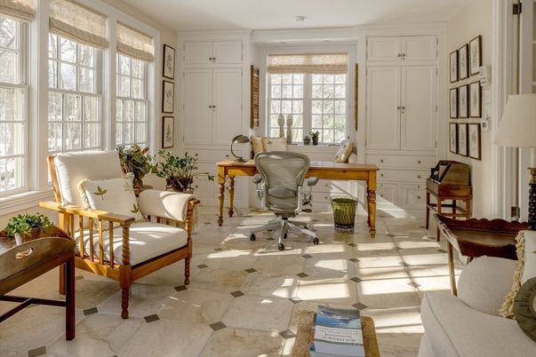 Home Office, Interior