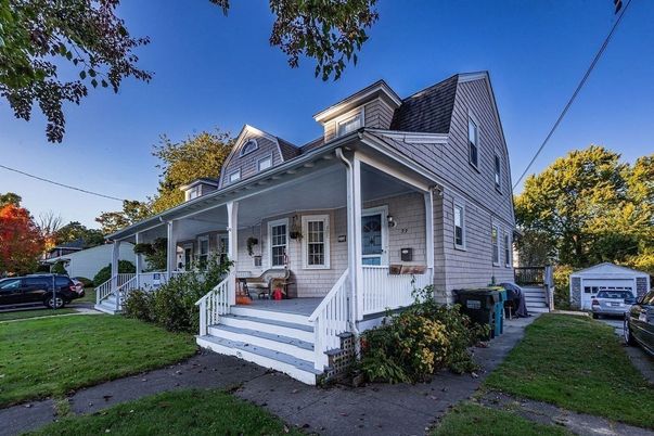 Exterior, Facade, Queen Anne Victorian