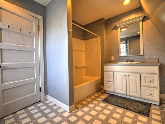 Bathroom, Interior, Recessed Lighting