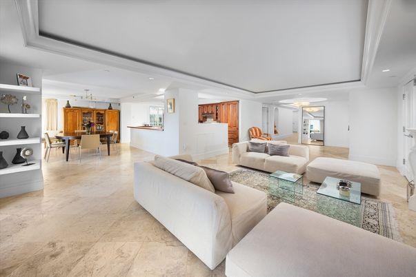 Dining room, Interior, Living room, Pendant Lights, Recessed Lighting