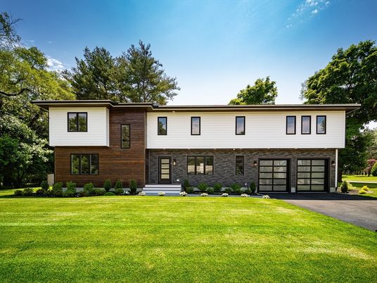 Attached, Exterior, Facade, Brick Facade, Raised Ranch