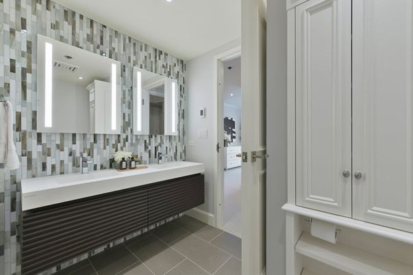 Bathroom, Dual Sink Vanities, Interior, Recessed Lighting