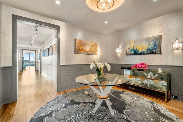 Interior, Recessed Lighting, Wood Texture Flooring