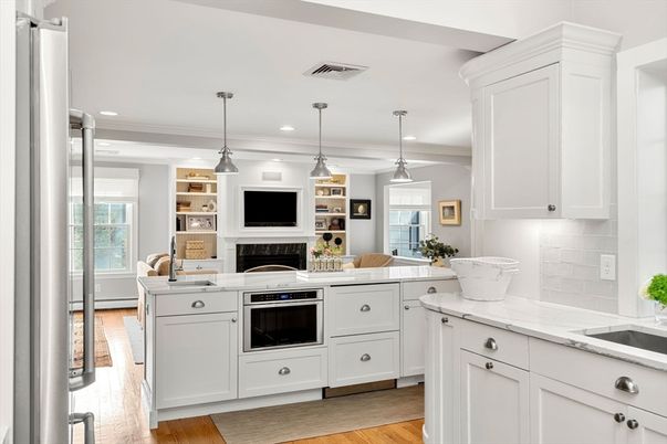 Fireplace, Interior, Kitchen, Pendant Lights, Recessed Lighting, Wood Texture Flooring