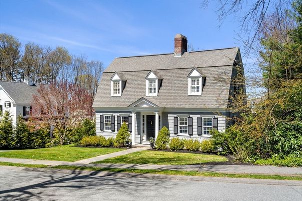 Exterior, Facade, Cape Cod