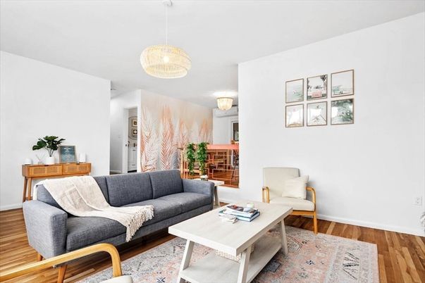 Interior, Living room, Pendant Lights, Wood Texture Flooring