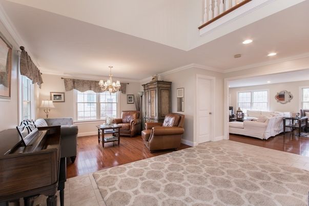 Chandelier, Interior, Living room, Piano, Recessed Lighting, Wood Texture Flooring