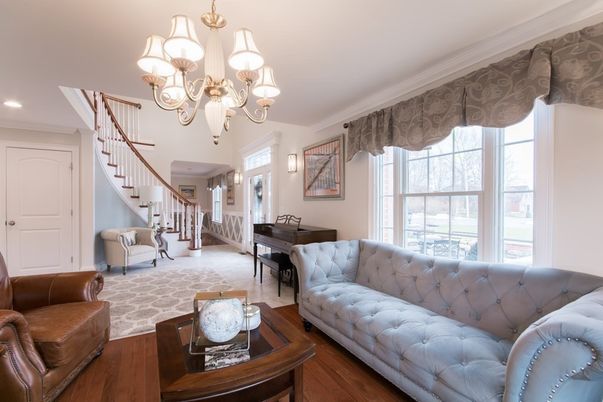 Chandelier, Interior, Living room, Piano, Recessed Lighting, Wood Texture Flooring