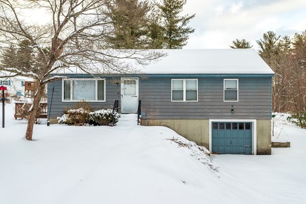 Attached, Exterior, Facade, Cape Cod