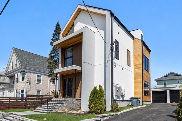 Exterior, Facade, Modern