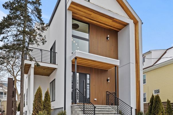 Exterior, Facade, Modern