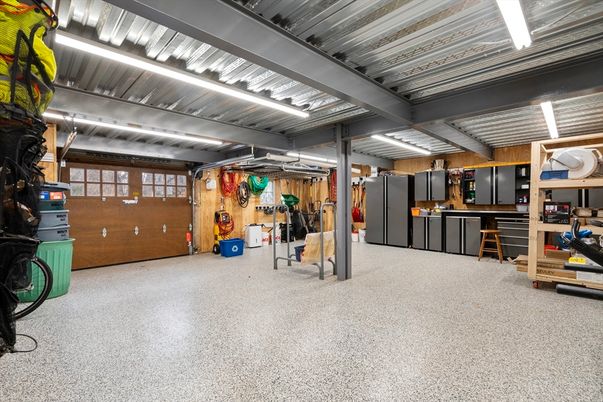 Garage, Interior