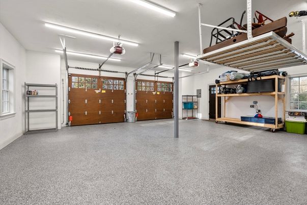 Garage, Interior