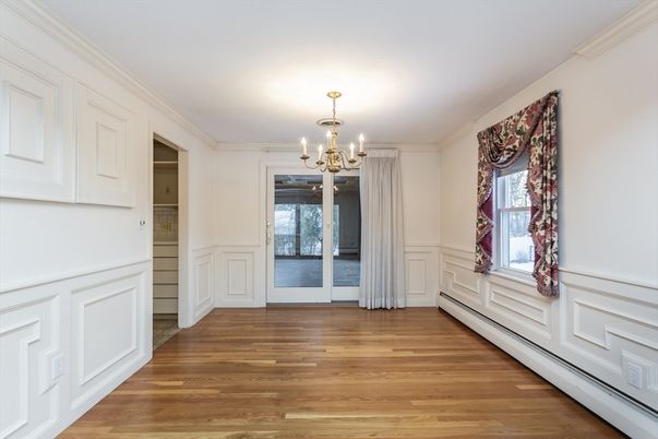 Chandelier, Empty room, Interior, Wood Texture Flooring