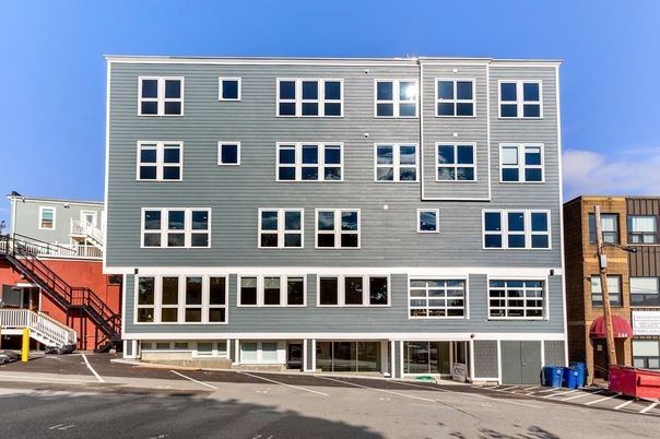 Exterior, Facade, Rowhouse