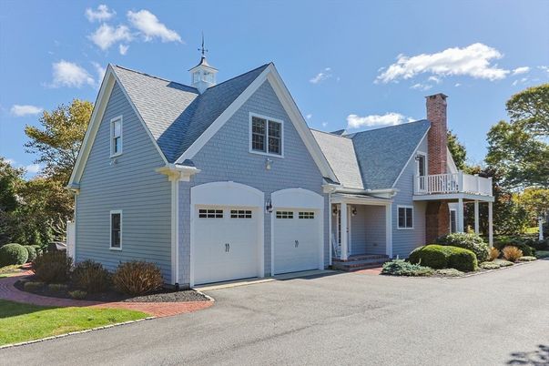 Attached, Exterior, Facade, Farmhouse
