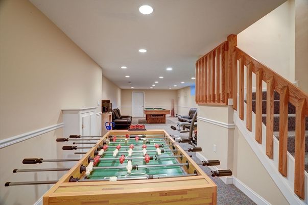 Game Room, Interior, Recessed Lighting