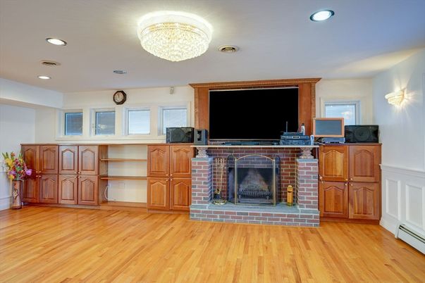 Chandelier, Fireplace, Interior, Recessed Lighting, Wood Texture Flooring
