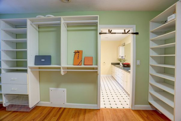 Interior, Walk-in Closets, Wood Texture Flooring