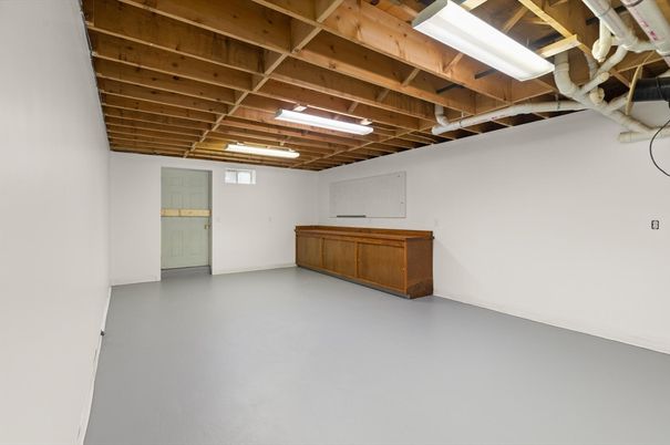 Empty room, Interior, Wooden Beams, Wooden Ceilings