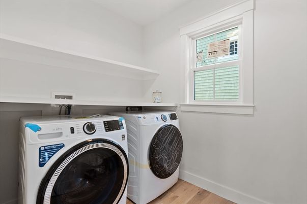 Interior, Washer, Wood Texture Flooring