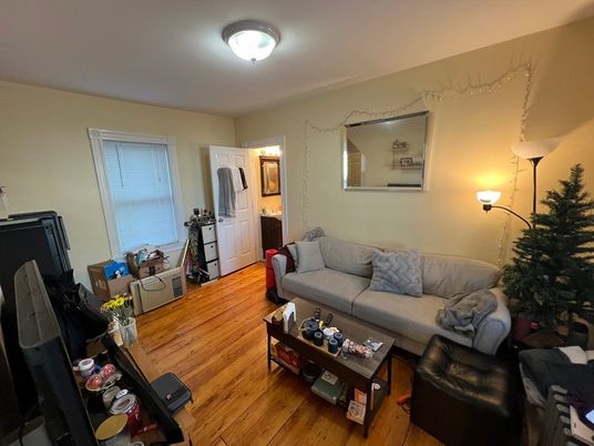Fitness Equipment, Interior, Living room, Wood Texture Flooring