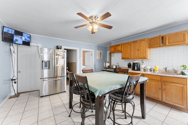 Dining room, Interior, Kitchen, Stainless Steel Appliances