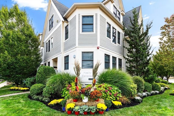 Exterior, Facade, Queen Anne Victorian