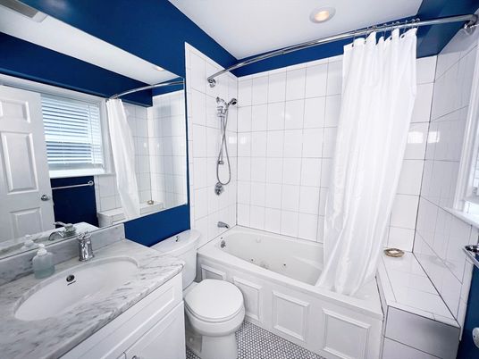 Bathroom, Interior, Recessed Lighting