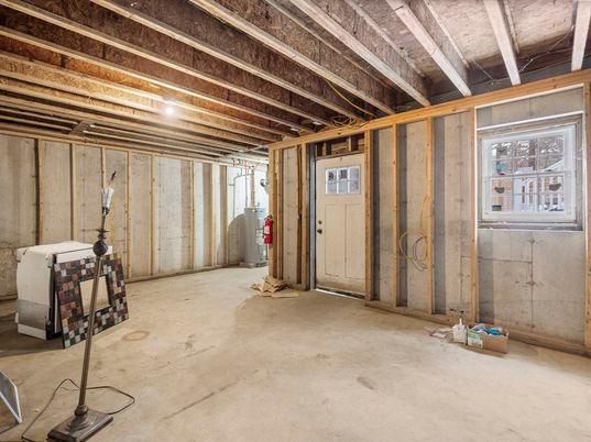 Empty room, Interior, Wooden Beams