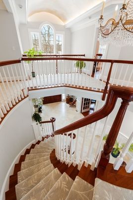 Chandelier, Interior