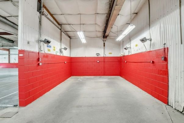 Garage, Interior