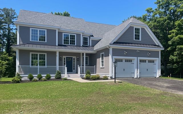 Attached, Exterior, Facade, Farmhouse