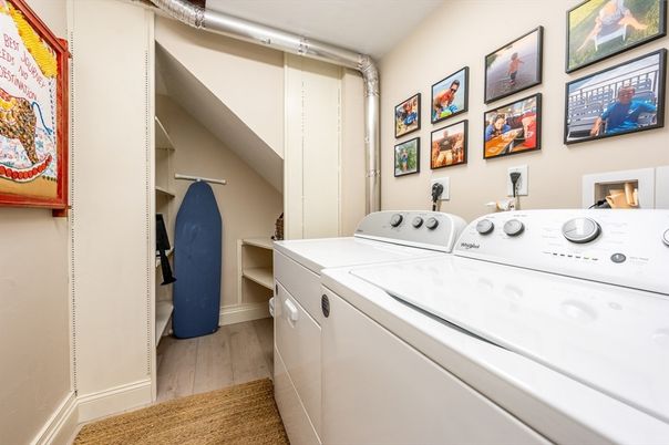 Interior, Washer, Wood Texture Flooring