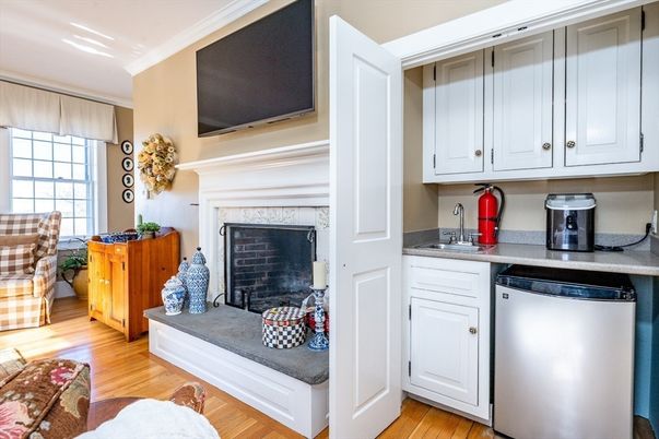 Fireplace, Interior, Kitchen, Wood Texture Flooring