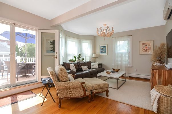 Chandelier, Interior, Living room, Wood Texture Flooring
