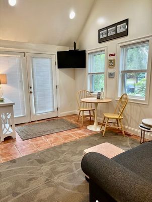 Dining room, Interior, Recessed Lighting
