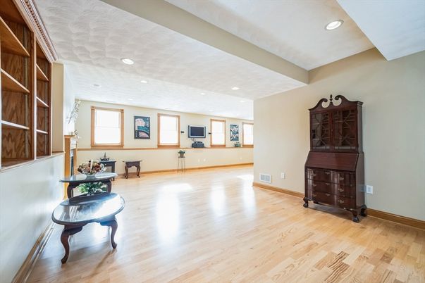 Interior, Recessed Lighting, Wood Texture Flooring